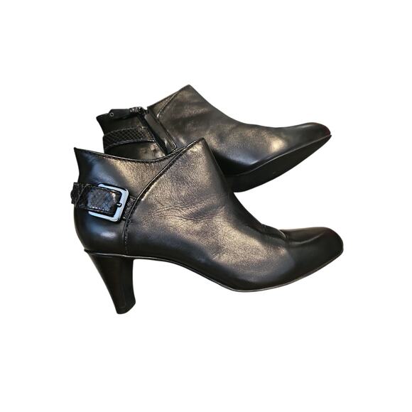 Cole Haan black leather ankle boots sz 6.5 booties - Picture 1 of 5